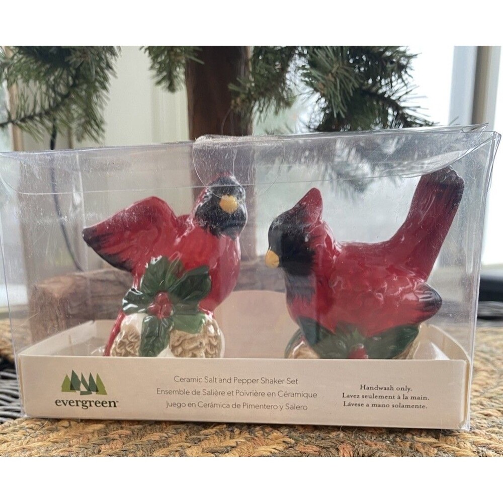 EVERGREEN RED CARDINAL Ceramic Salt & Pepper Shakers Bird Holiday Christmas NEW